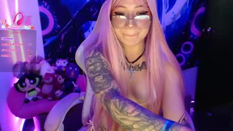 Snapshot of sexycarriie chatting on 07-07-26, 02:25 Carrie online show from 07-07-26, 02:25