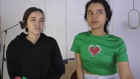 chanell and yina online show from 02-10-26, 01:37