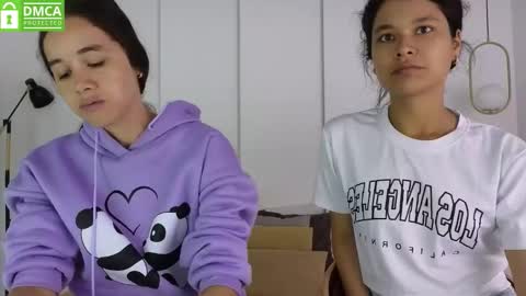 chanell and yina online show from 03-26-26, 01:28