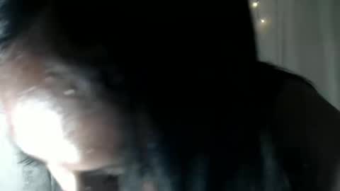 Miss Cheng online show from 09-24-25, 01:47