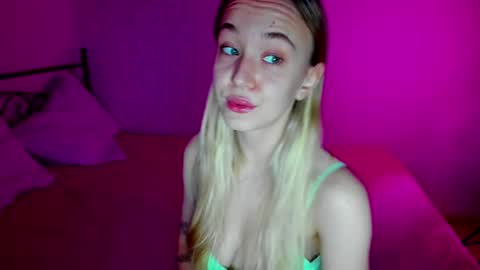 Sophia online show from 03-12-25, 02:01