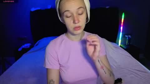 Sophia online show from 05-18-26, 04:35