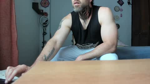 Snapshot of sexycolombian2022 chatting on 12-25-24, 02:23 Antonioylola online show from 12-25-24, 02:23