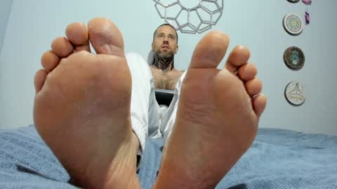 Snapshot of sexycolombian2022 chatting on 12-26-24, 11:21 Antonioylola online show from 12-26-24, 11:21