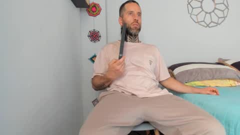 Snapshot of sexycolombian2022 chatting on 02-22-25, 03:36 Antonioylola online show from 02-22-25, 03:36