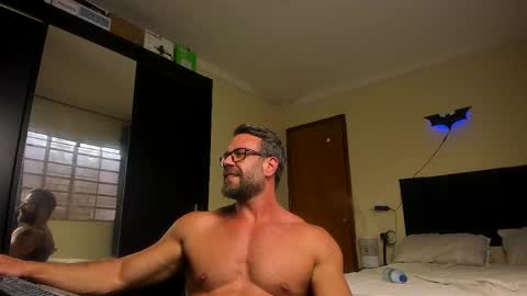 chris online show from 11-28-25, 04:31