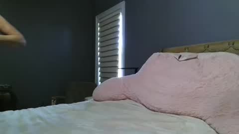 Snapshot of sexyfloridamilf chatting on 04-19-26, 08:22 LisaisLuscious online show from 04-19-26, 08:22