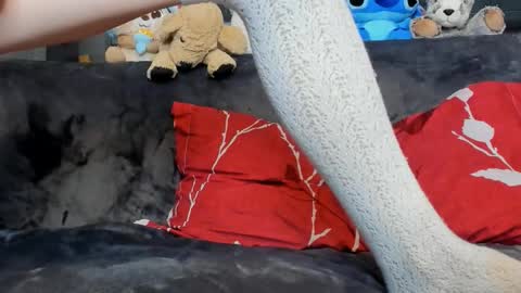 Snapshot of sexyfoxyari chatting on 12-18-25, 05:02 Ari online show from 12-18-25, 05:02