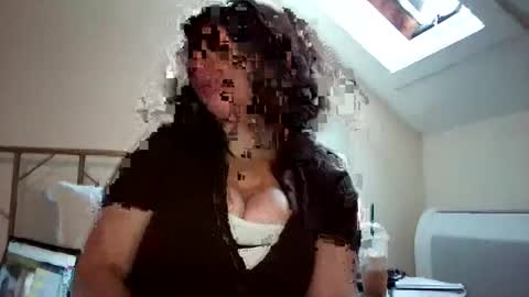 Snapshot of sexygoddesslizaaa chatting on 10-31-25, 08:32 ETERNAL GODDESS WOMAN online show from 10-31-25, 08:32