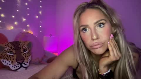 Snapshot of sexygoodvibebabe69 chatting on 01-07-25, 10:43 Ashley Love online show from 01-07-25, 10:43