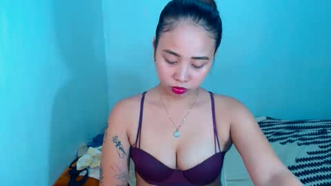 Snapshot of sexyhotbojean chatting on 03-11-25, 09:15 jeanken and jelian online show from 03-11-25, 09:15