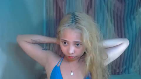 Snapshot of sexyhotbojean chatting on 09-20-25, 10:33 jeanken and jelian online show from 09-20-25, 10:33