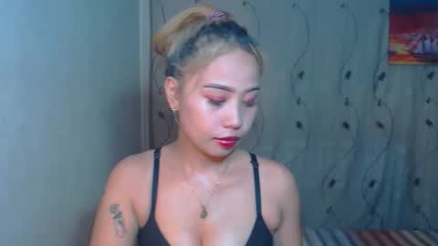 Snapshot of sexyhotbojean chatting on 10-31-25, 05:30 jeanken and jelian online show from 10-31-25, 05:30