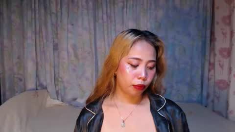 Snapshot of sexyhotbojean chatting on 11-30-25, 10:08 jeanken and jelian online show from 11-30-25, 10:08