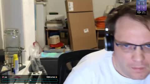 Snapshot of sexyhotboy87 chatting on 12-16-24, 06:43 Henry online show from 12-16-24, 06:43