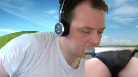 Snapshot of sexyhotboy87 chatting on 02-18-25, 07:43 Henry online show from 02-18-25, 07:43