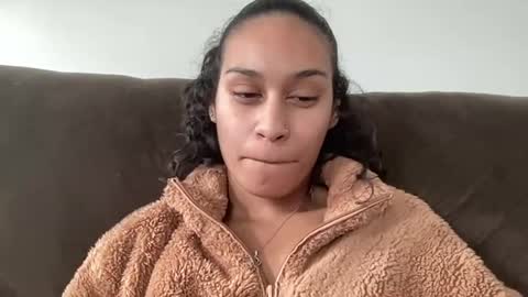 Snapshot of sexyjenny999 chatting on 01-04-25, 05:47 Jenny online show from 01-04-25, 05:47