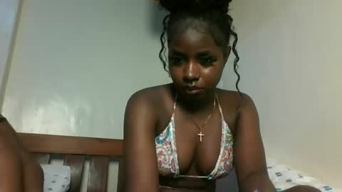 Snapshot of sexykitten200 chatting on 08-07-26, 03:58 SexyKitty online show from 08-07-26, 03:58
