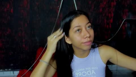 Snapshot of sexylaurita4u chatting on 12-28-24, 11:52 laura online show from 12-28-24, 11:52