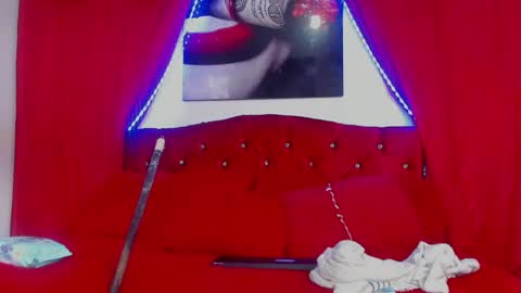 Snapshot of sexylaurita4u chatting on 01-31-25, 06:03 laura online show from 01-31-25, 06:03