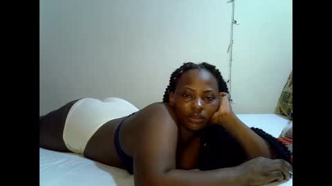 Snapshot of sexylinaa_ chatting on 12-02-24, 11:34 Sexylina online show from 12-02-24, 11:34