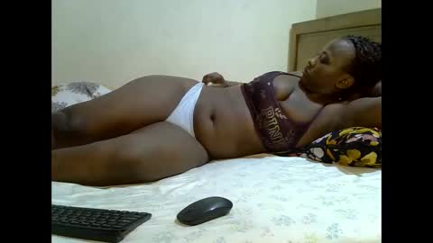 Snapshot of sexylinaa_ chatting on 02-12-25, 09:10 Sexylina online show from 02-12-25, 09:10