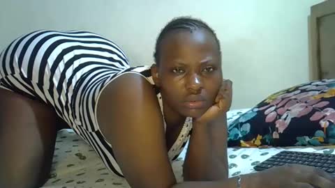 Snapshot of sexylinaa_ chatting on 09-22-25, 04:47 Sexylina online show from 09-22-25, 04:47