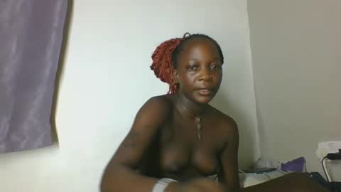 Snapshot of sexylindah chatting on 12-15-25, 10:25 sexylindah online show from 12-15-25, 10:25