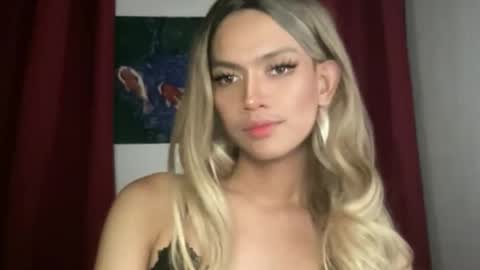 Snapshot of sexynakedweapon chatting on 06-05-26, 07:52 LIEZEL online show from 06-05-26, 07:52