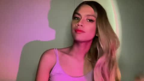 Snapshot of sexynakedweapon chatting on 06-15-26, 03:58 LIEZEL online show from 06-15-26, 03:58