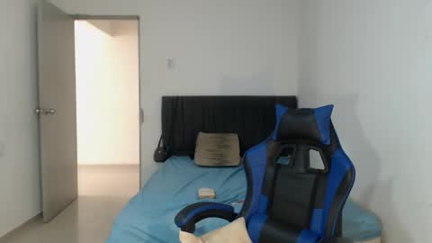 Natalia Duran online show from 12-02-25, 06:03