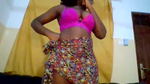 Snapshot of sexynatasha46 chatting on 02-04-25, 12:11 natasha online show from 02-04-25, 12:11