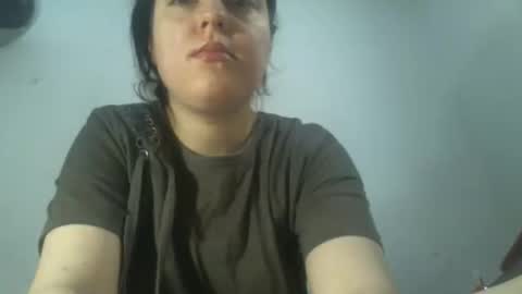 Snapshot of sexynyu18 chatting on 11-23-25, 09:42 Alex online show from 11-23-25, 09:42