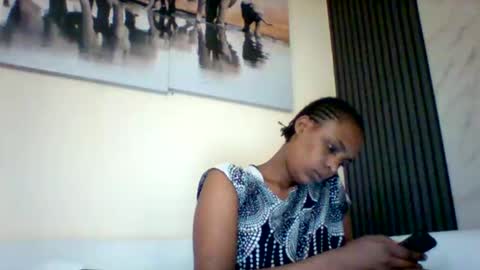 DOVY ACHIENG online show from 10-20-25, 06:25