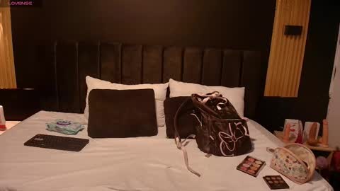 R A C H E L online show from 10-05-25, 11:41