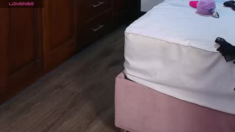 R A C H E L online show from 01-09-26, 11:57