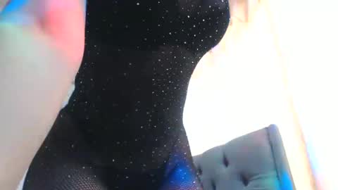 Snapshot of sexysafiravenus chatting on 09-17-25, 06:09 Venus Independent Model online show from 09-17-25, 06:09