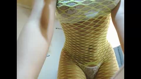 Snapshot of sexysafiravenus chatting on 11-21-25, 05:44 Venus Independent Model online show from 11-21-25, 05:44