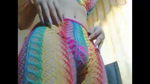 Snapshot of sexysafiravenus chatting on 11-25-25, 08:20 Venus Independent Model online show from 11-25-25, 08:20