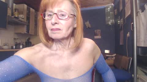 Snapshot of sexysilvie3112 chatting on 01-21-25, 03:10 Silvie online show from 01-21-25, 03:10