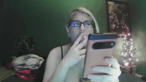 Snapshot of sexystripper69 chatting on 12-30-24, 01:26 sexystripper69 online show from 12-30-24, 01:26