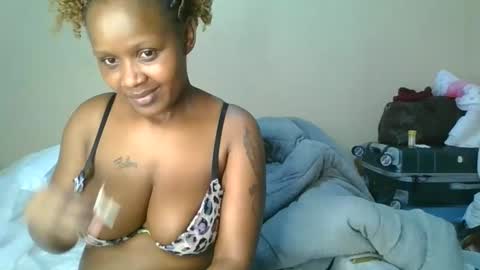 Snapshot of sexytbianca chatting on 03-09-26, 05:50 faty online show from 03-09-26, 05:50