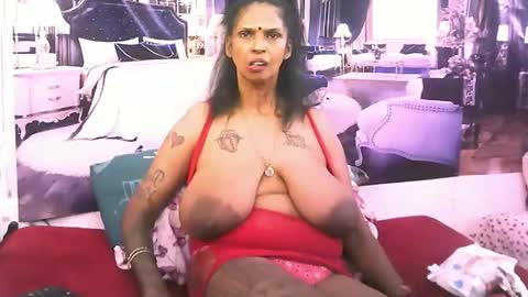 Snapshot of sexyva4u2luv chatting on 12-16-25, 09:31 sexyva4u2luv online show from 12-16-25, 09:31