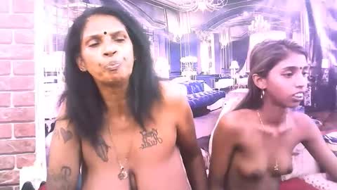 Snapshot of sexyva4u2luv chatting on 12-17-25, 09:37 sexyva4u2luv online show from 12-17-25, 09:37