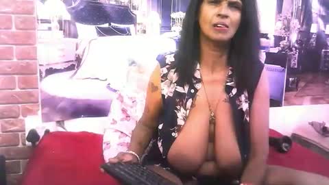 Snapshot of sexyva4u2luv chatting on 12-19-25, 10:17 sexyva4u2luv online show from 12-19-25, 10:17