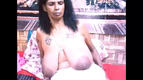 Snapshot of sexyva4u2luv chatting on 01-09-26, 06:53 sexyva4u2luv online show from 01-09-26, 06:53