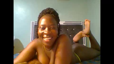 Snapshot of sexyvivy chatting on 03-05-25, 09:38 VIVIAN online show from 03-05-25, 09:38