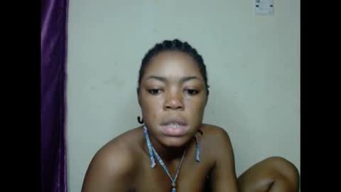 Snapshot of sexyxmilfx chatting on 09-11-25, 12:38 sexyxmilfx online show from 09-11-25, 12:38