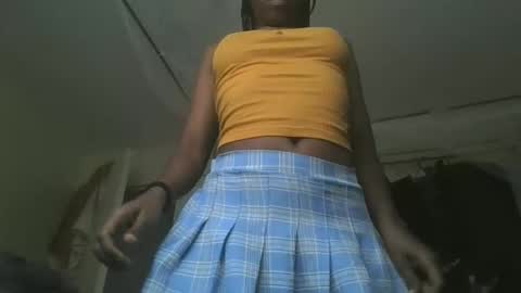 Snapshot of sexyy_tiny chatting on 10-23-25, 10:36 Mel online show from 10-23-25, 10:36