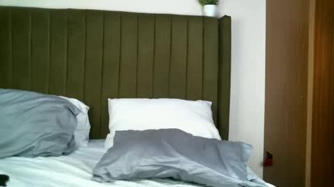 sexyyebonyy7 online show from 04-20-26, 09:34